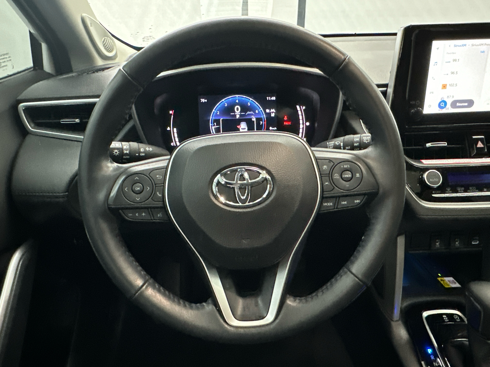 2023 Toyota Corolla Cross XLE 27