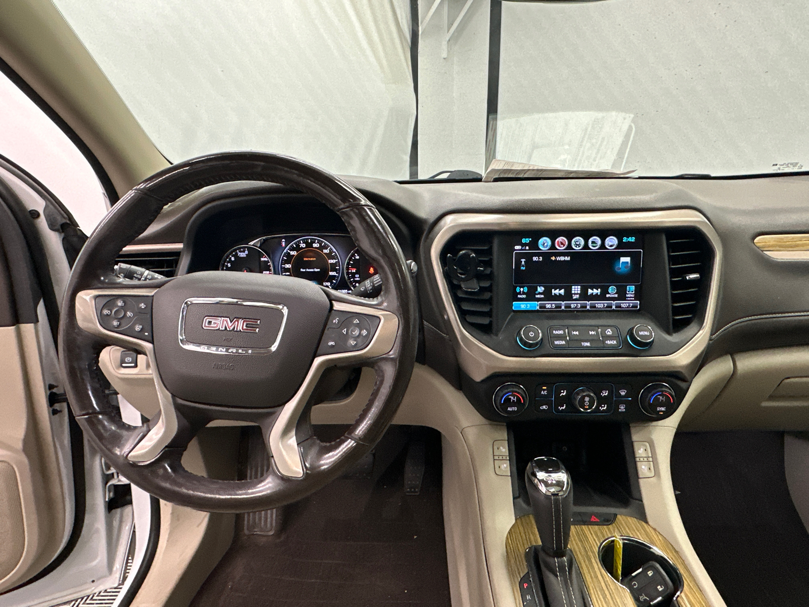 2018 GMC Acadia Denali 27