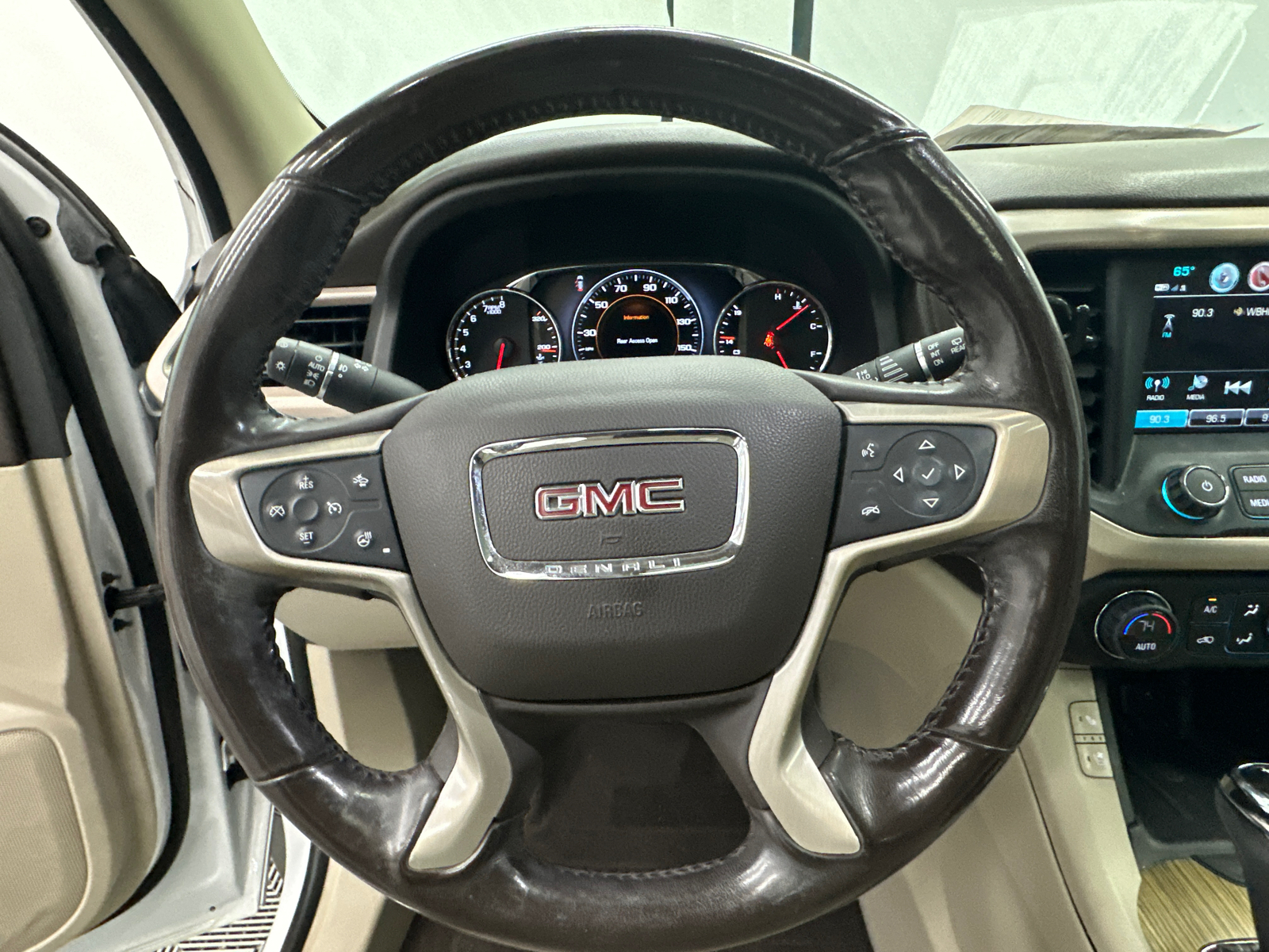 2018 GMC Acadia Denali 28