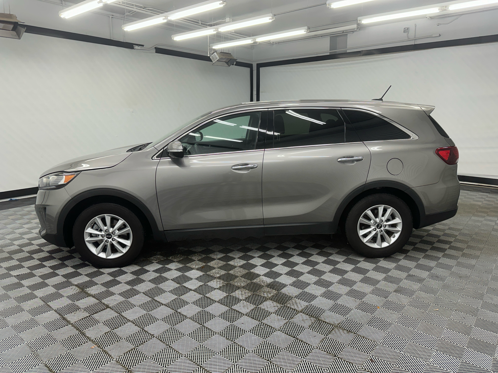 2019 Kia Sorento LX 2