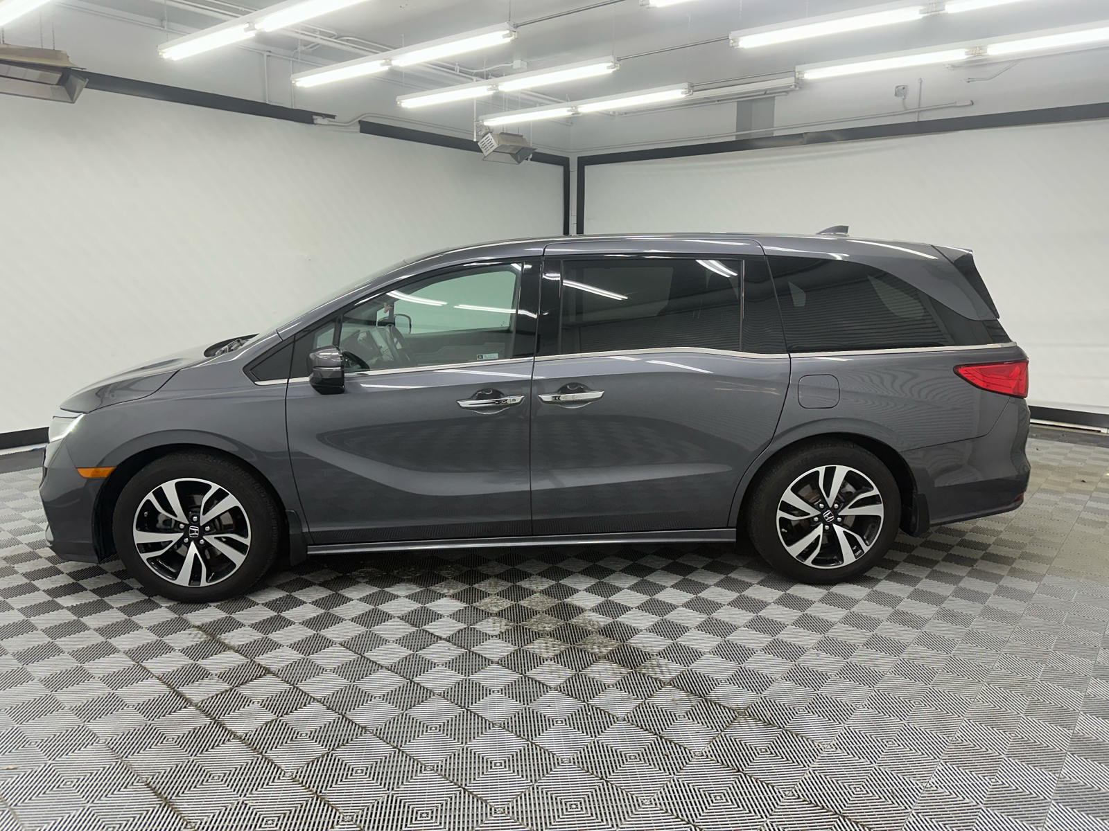 2019 Honda Odyssey Elite 2