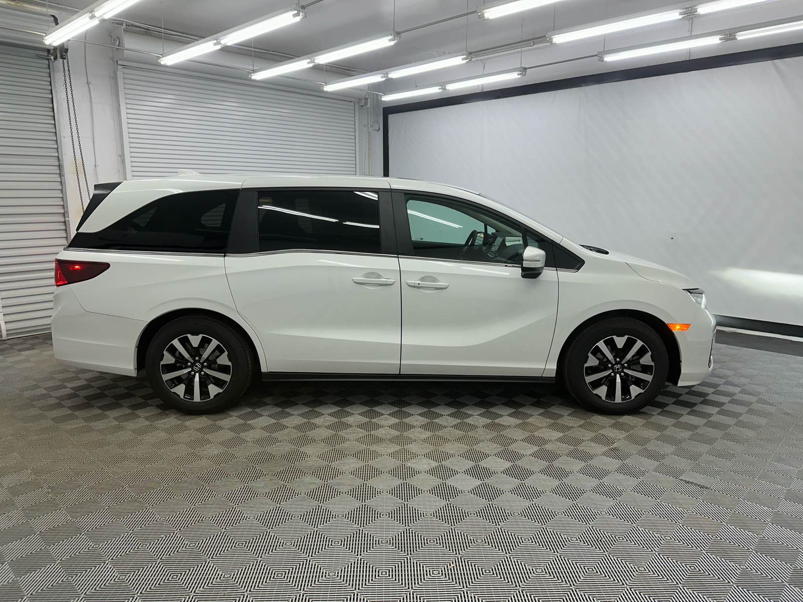 2025 Honda Odyssey EX-L 6