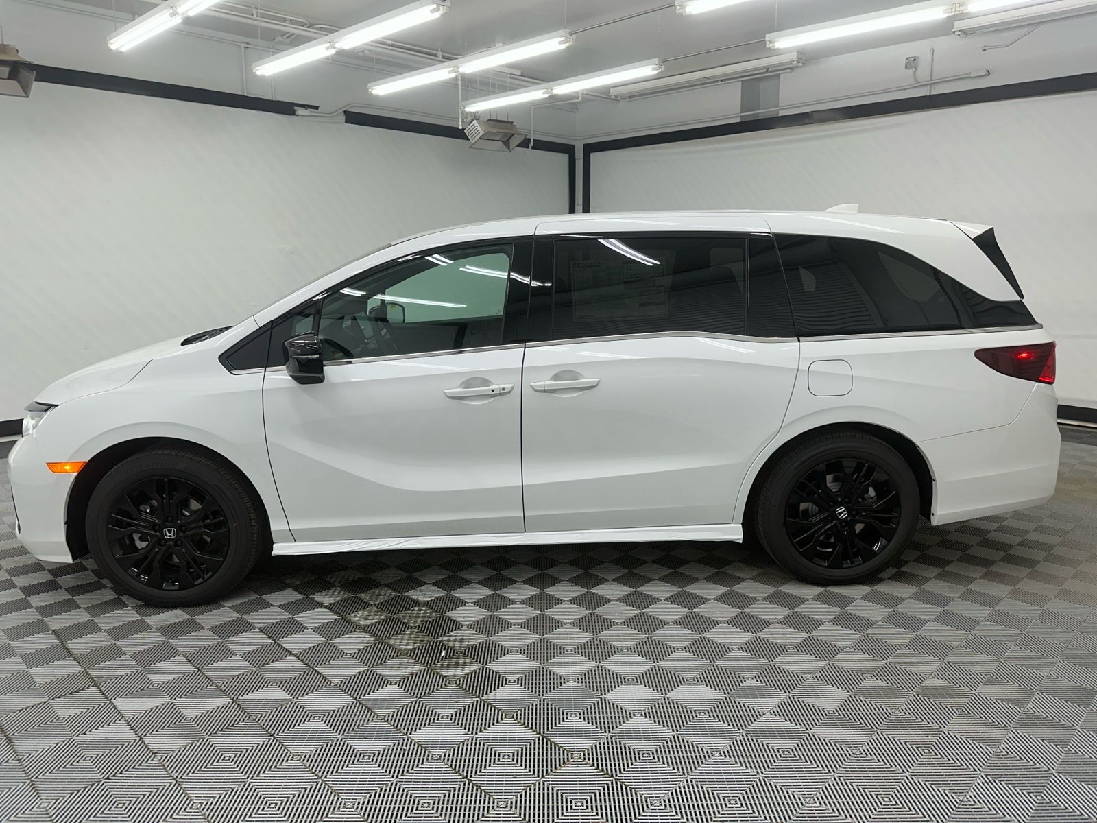 2025 Honda Odyssey Sport-L 2