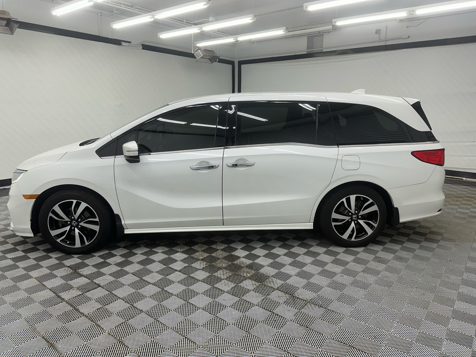 2020 Honda Odyssey Elite 2