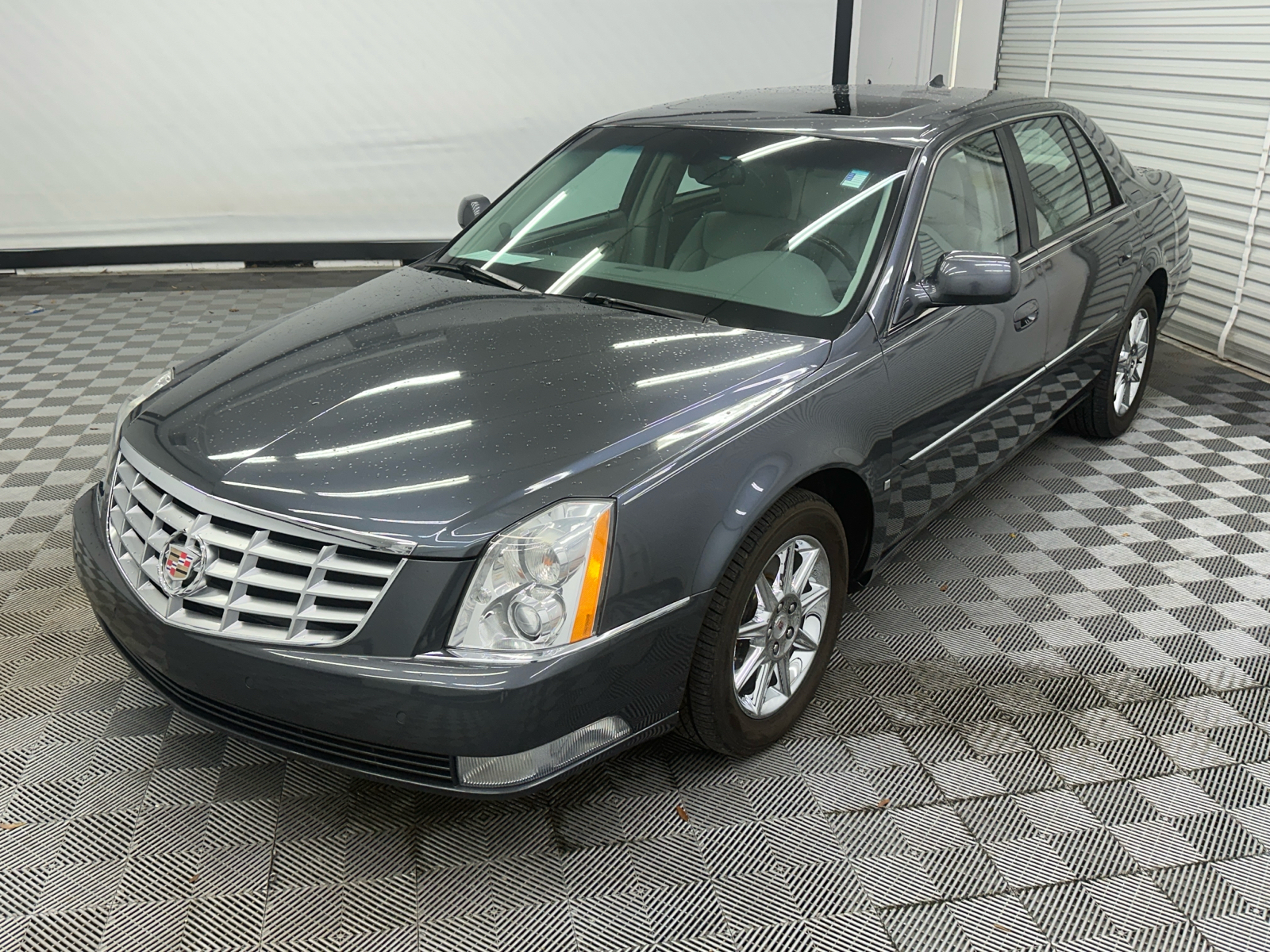 2010 Cadillac DTS Luxury 1