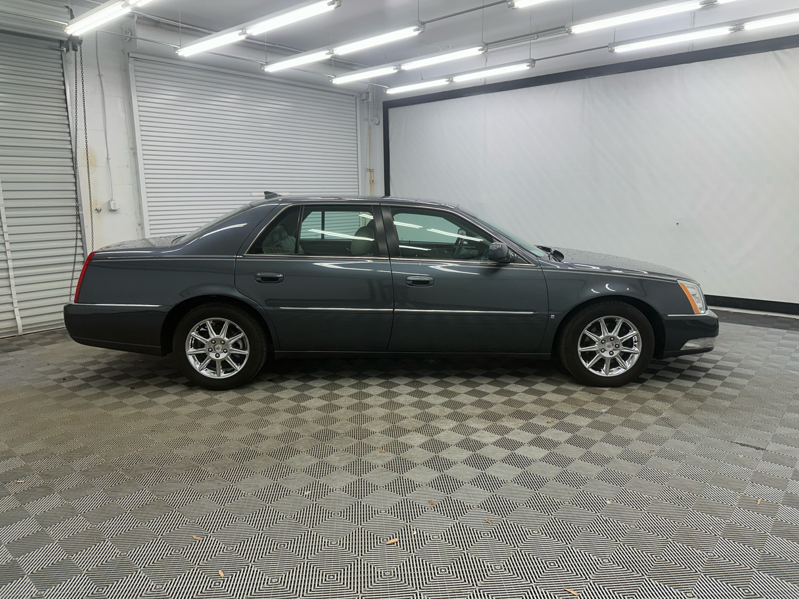 2010 Cadillac DTS Luxury 6