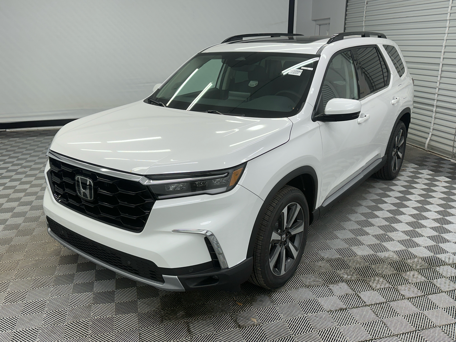 2025 Honda Pilot Touring 1