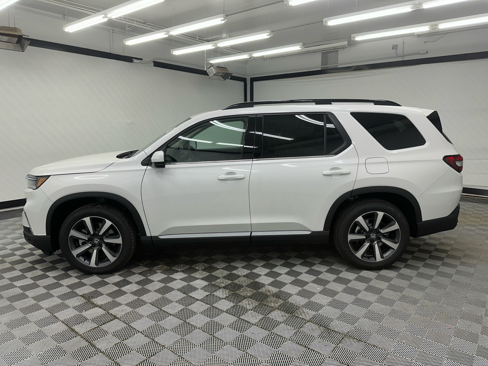 2025 Honda Pilot Touring 2