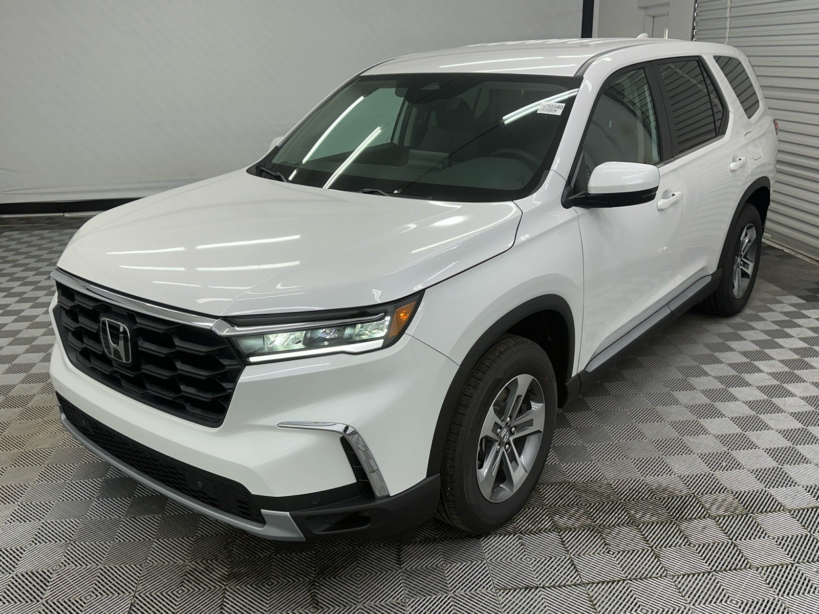 2025 Honda Pilot EX-L 1