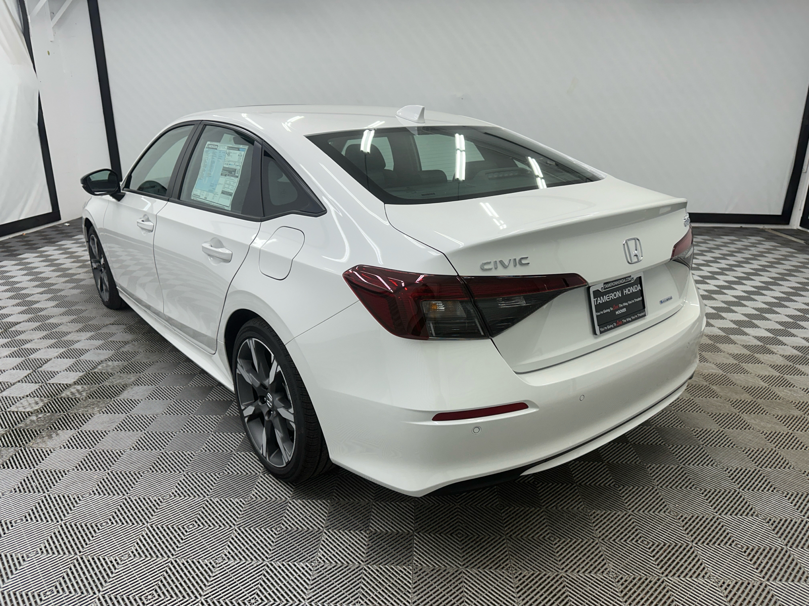 2025 Honda Civic Hybrid Sport Touring 3