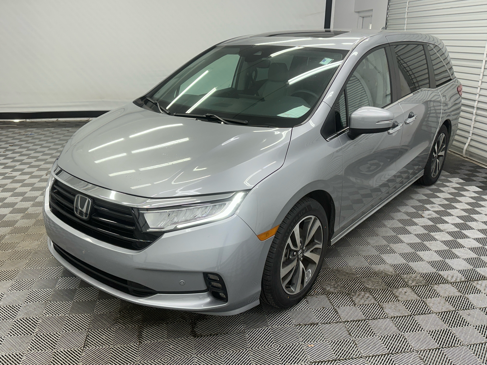 2023 Honda Odyssey Touring 1