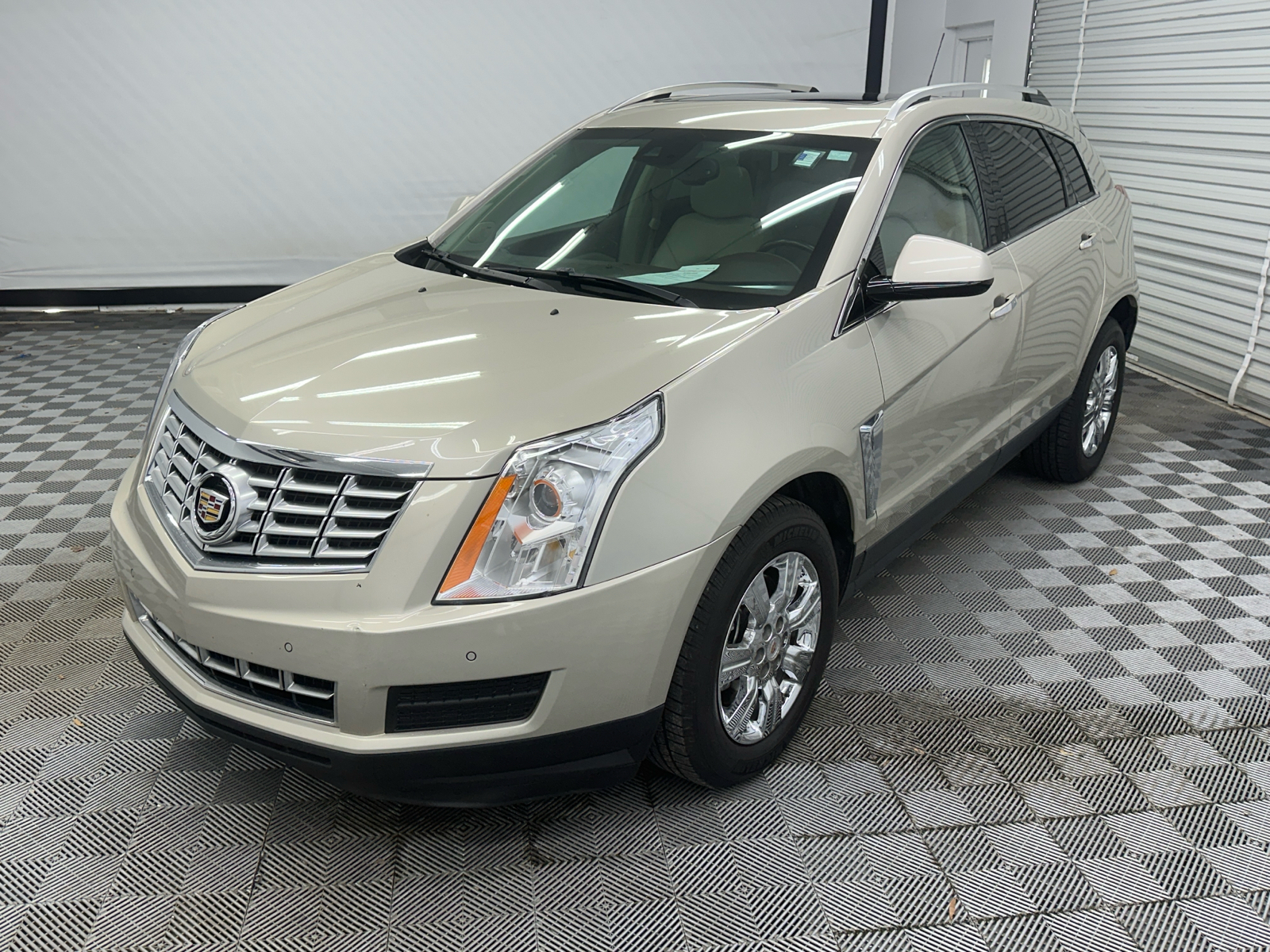 2016 Cadillac SRX Luxury 1