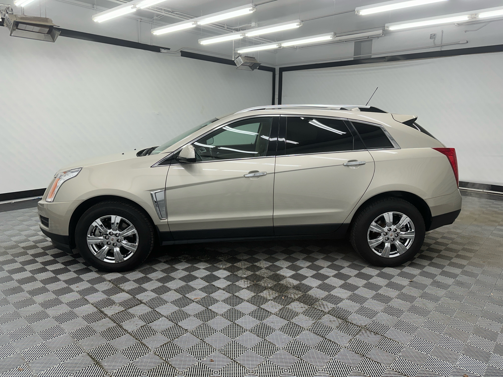 2016 Cadillac SRX Luxury 2