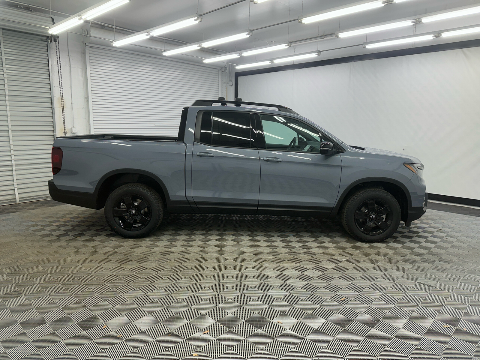 2025 Honda Ridgeline Black Edition 6