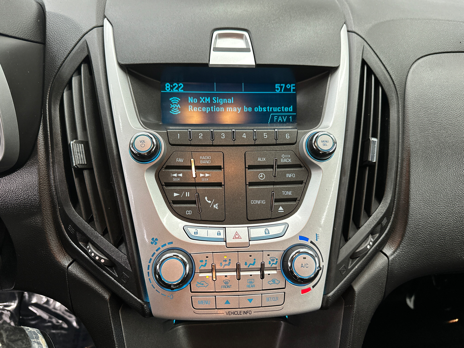 2015 Chevrolet Equinox LS 29