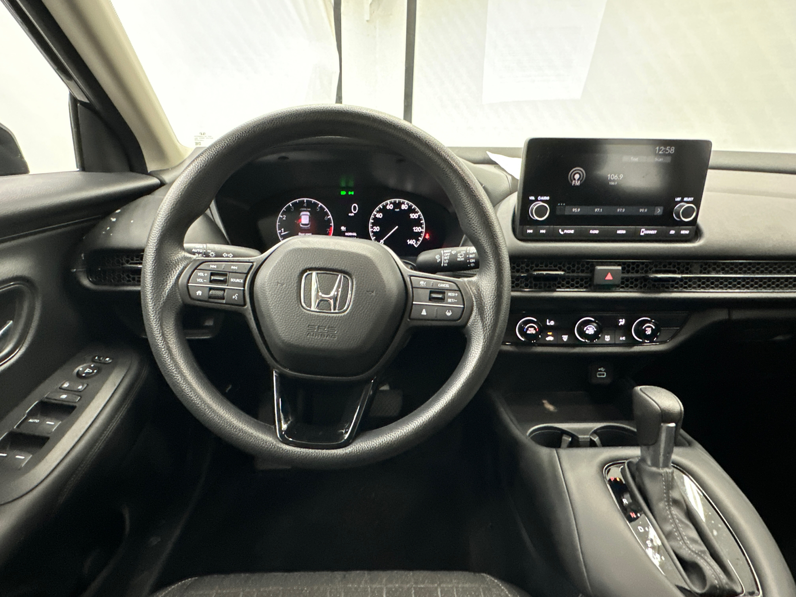 2023 Honda HR-V LX 24