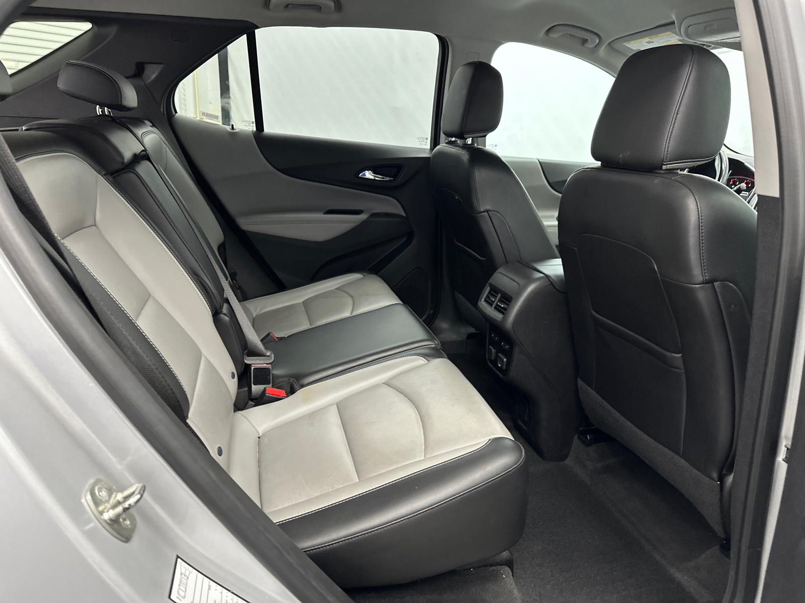 2018 Chevrolet Equinox Premier 16