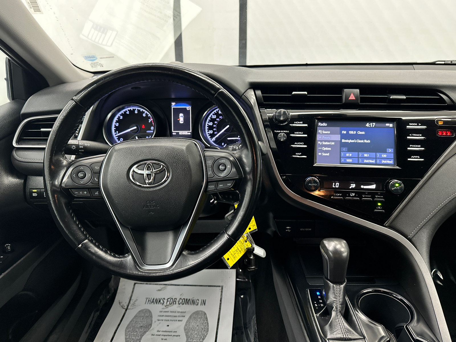 2019 Toyota Camry SE 23