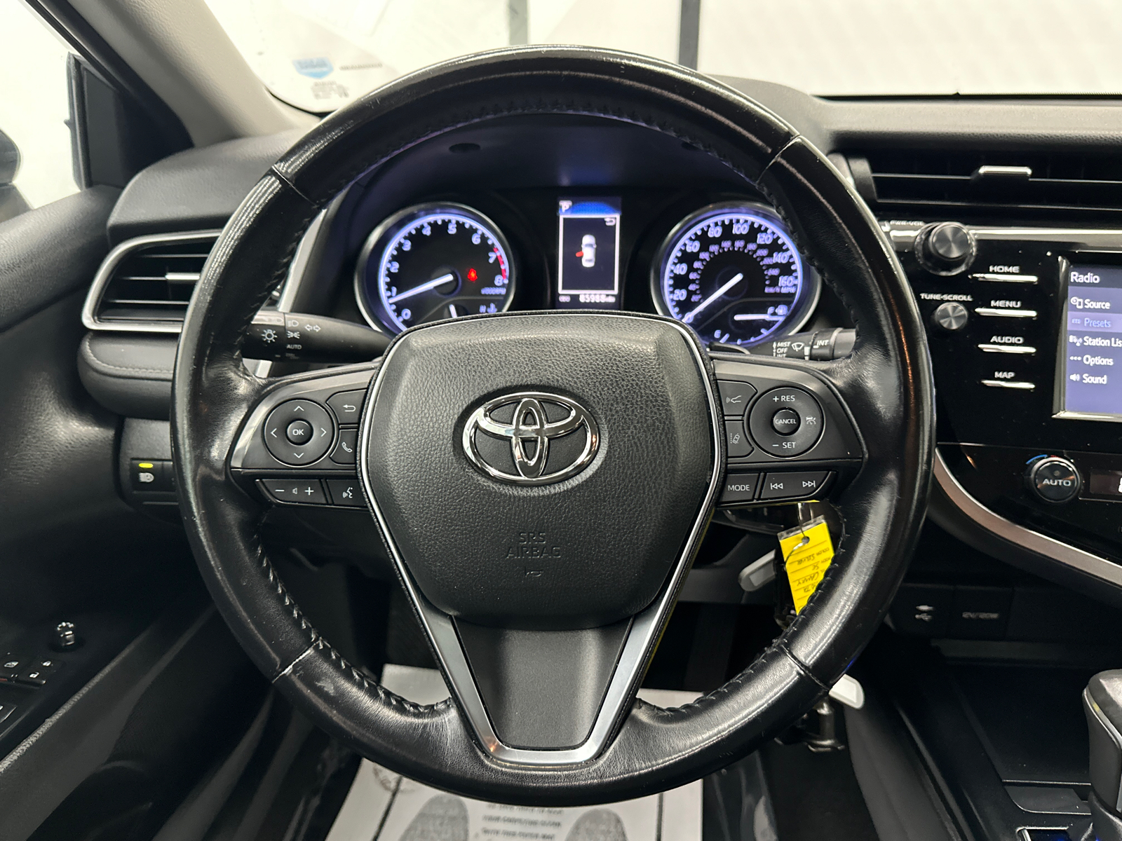 2019 Toyota Camry SE 24