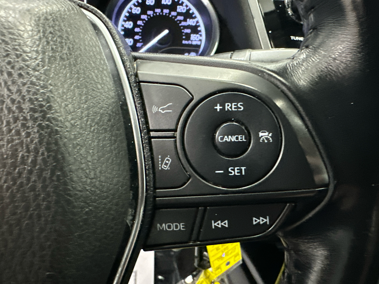 2019 Toyota Camry SE 26