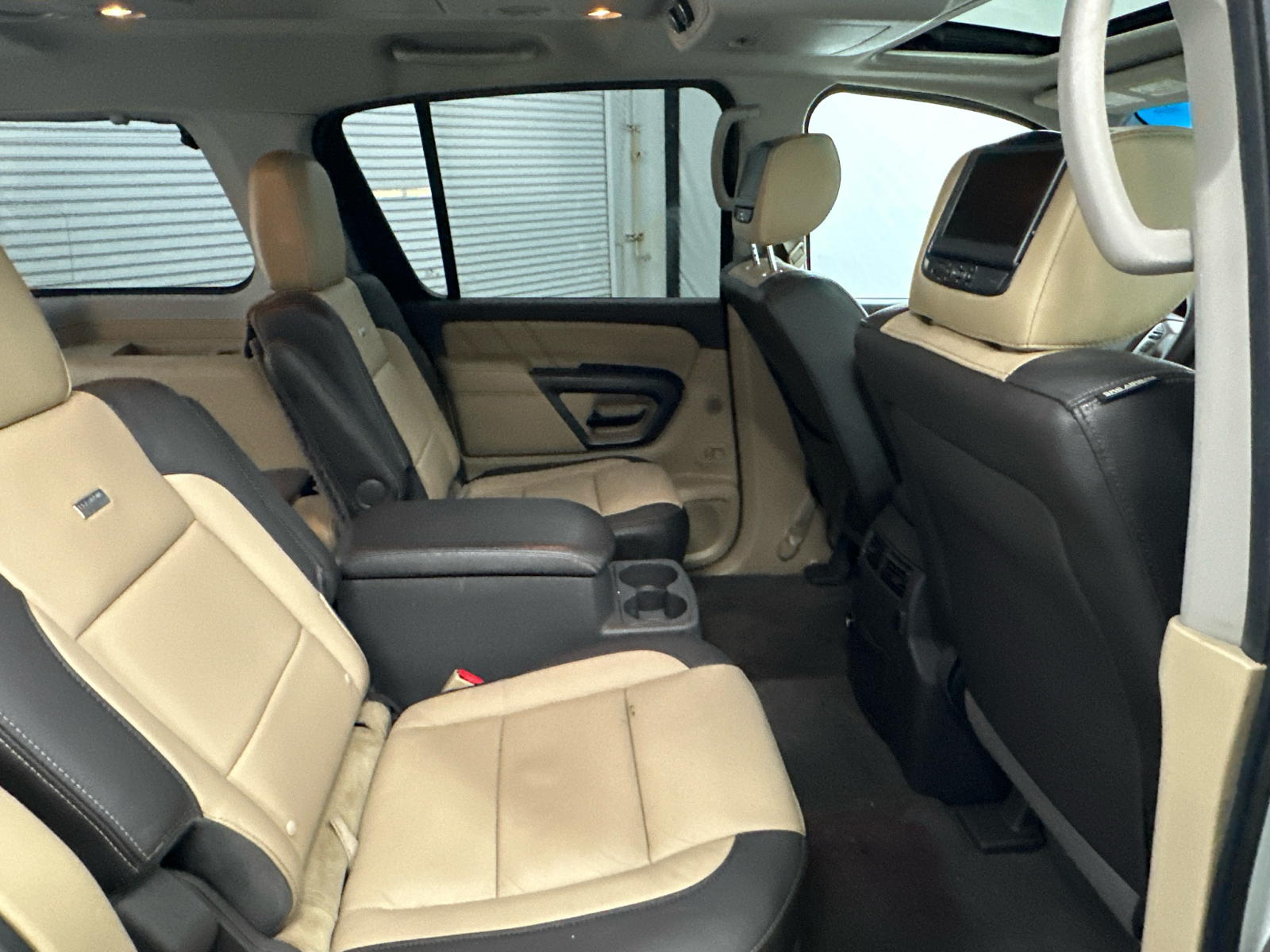 2015 Nissan Armada Platinum 18