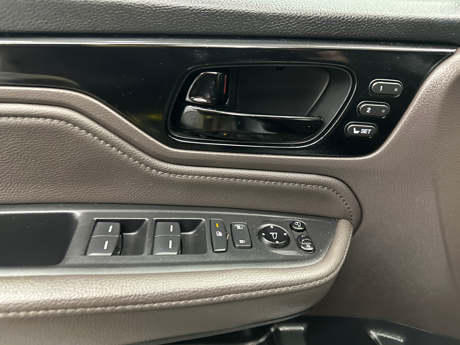 2019 Honda Odyssey Elite 12