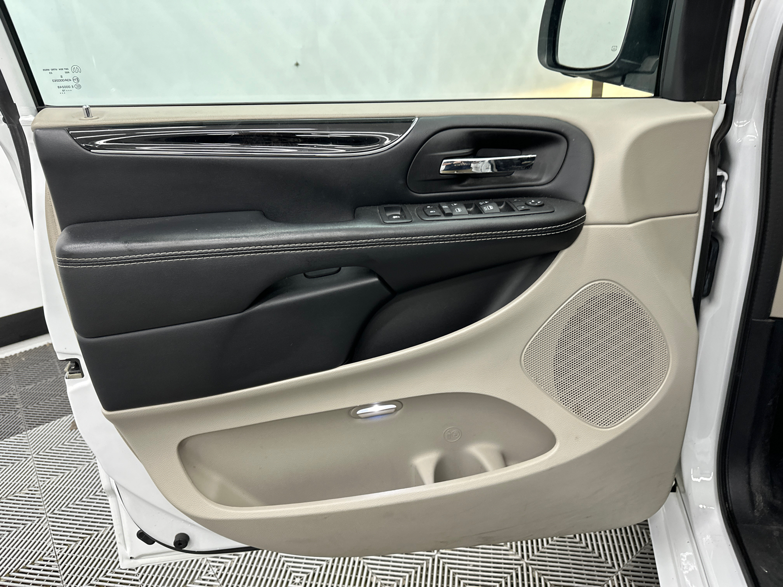2019 Dodge Grand Caravan SXT 11