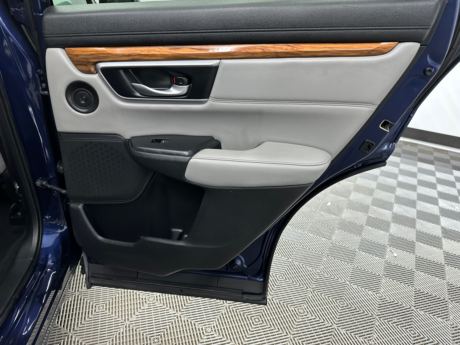 2020 Honda CR-V Touring 17