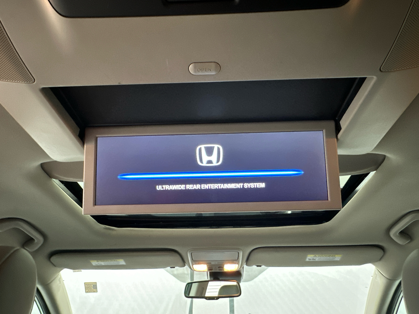 2015 Honda Odyssey Touring Elite 27