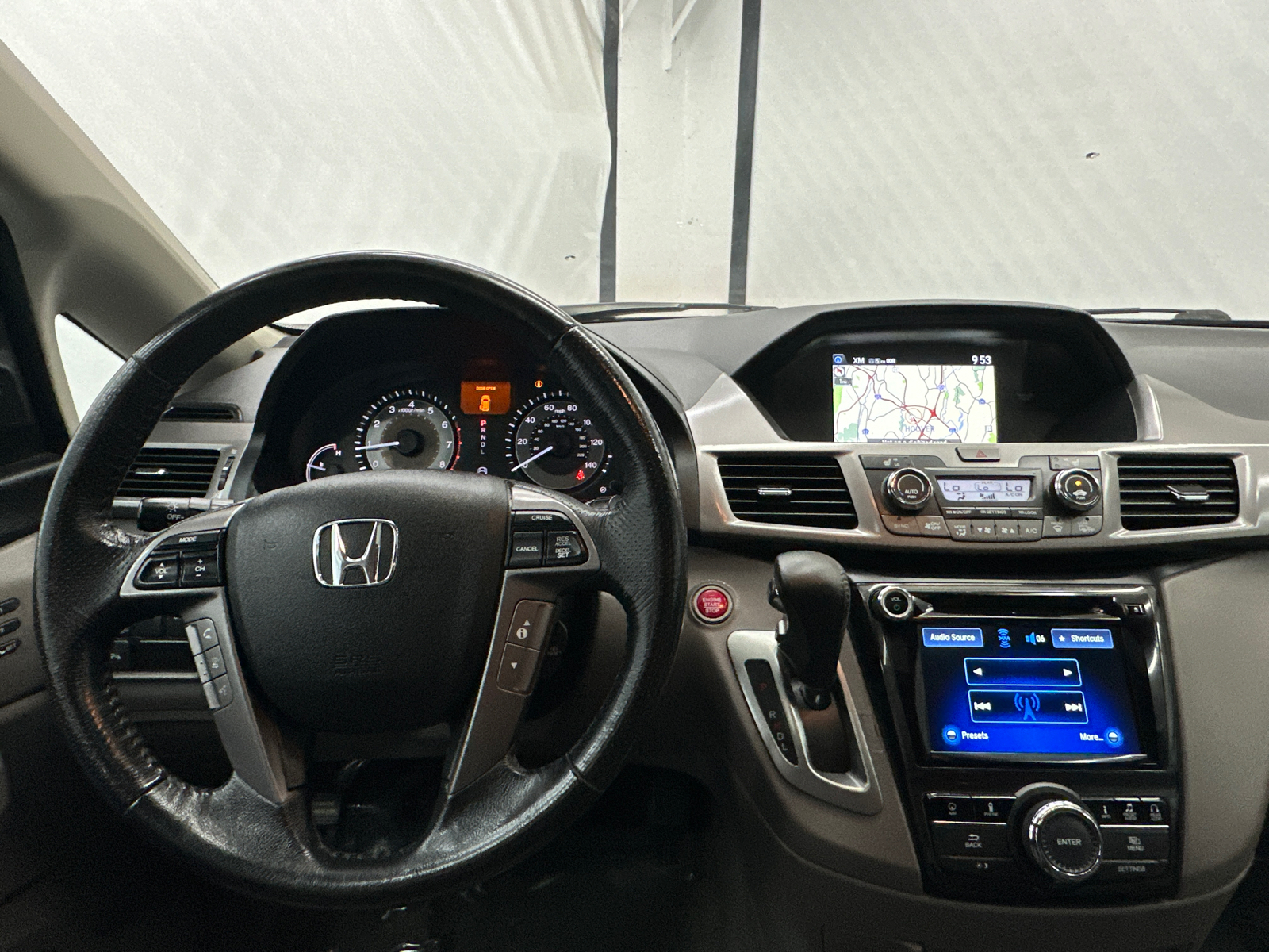 2015 Honda Odyssey Touring Elite 30