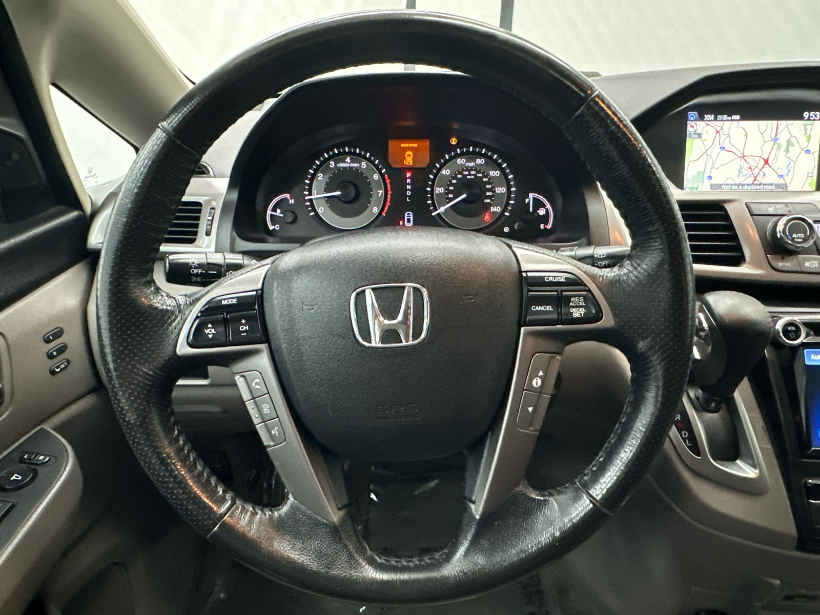 2015 Honda Odyssey Touring Elite 31