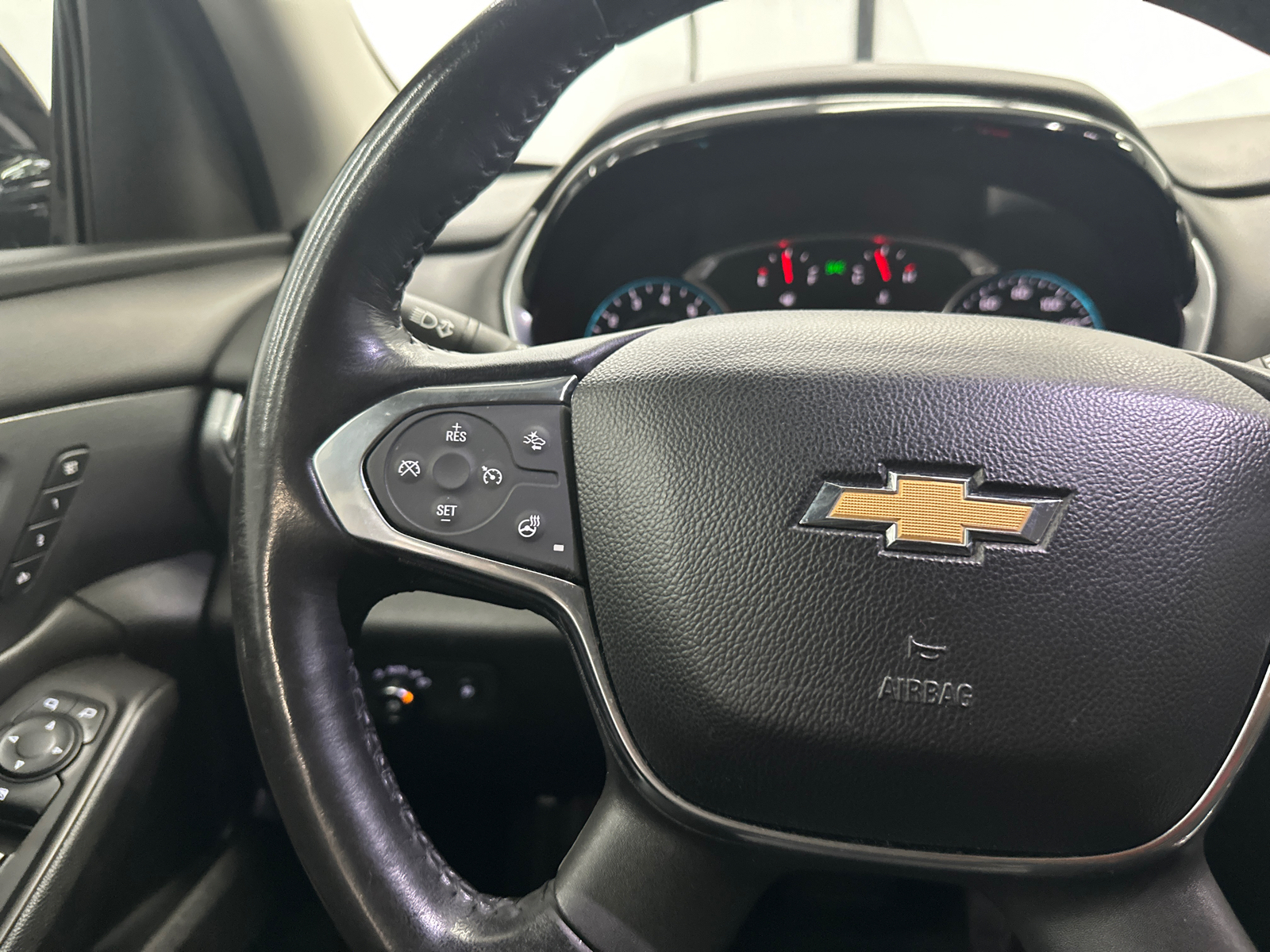 2019 Chevrolet Traverse Premier 31