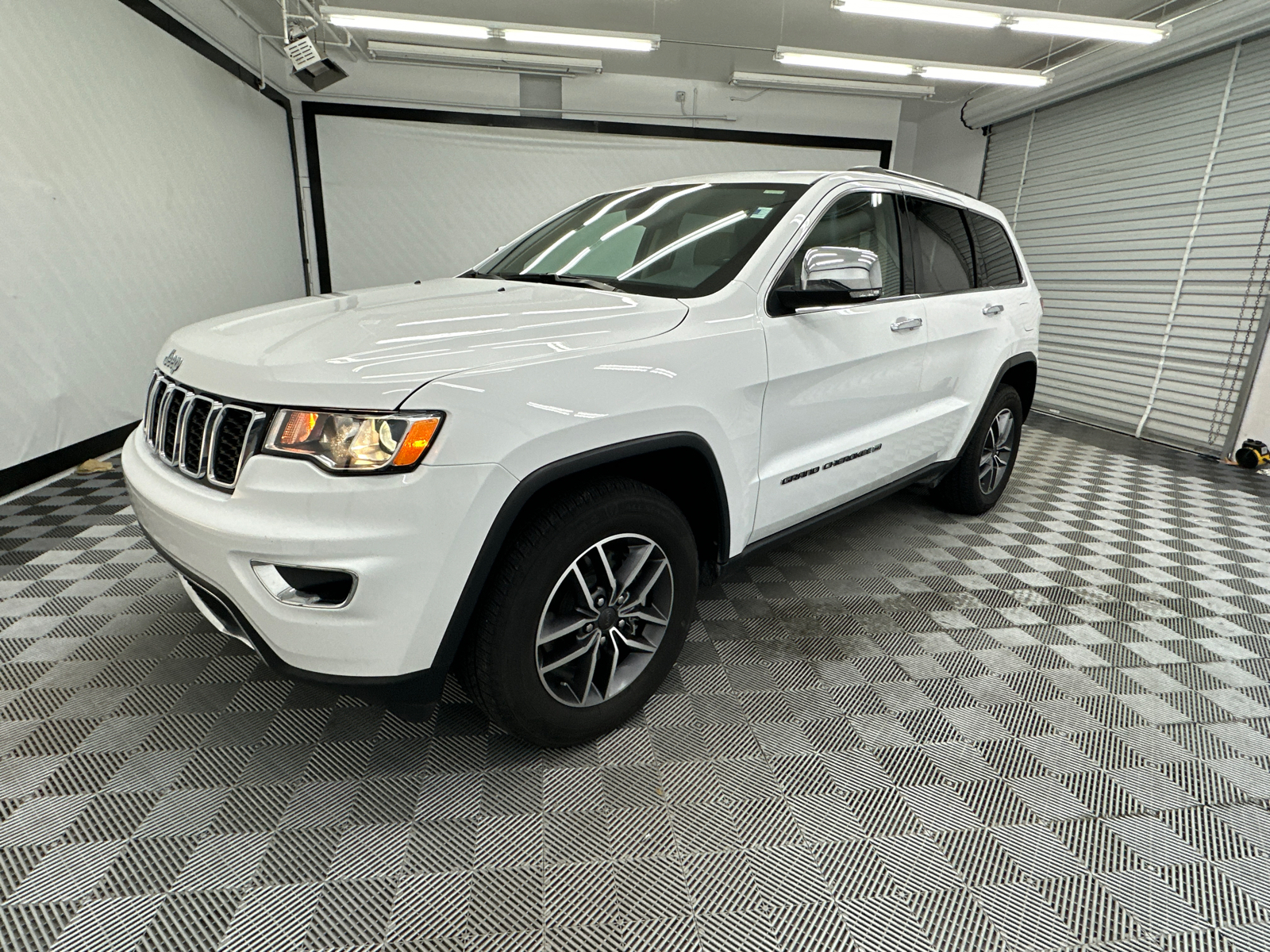 2022 Jeep Grand Cherokee WK Limited w/Moonroof 1