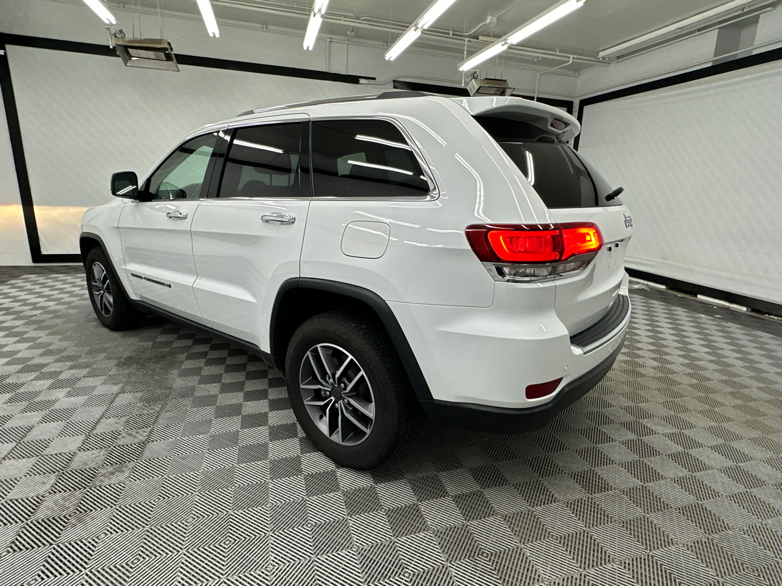 2022 Jeep Grand Cherokee WK Limited w/Moonroof 3
