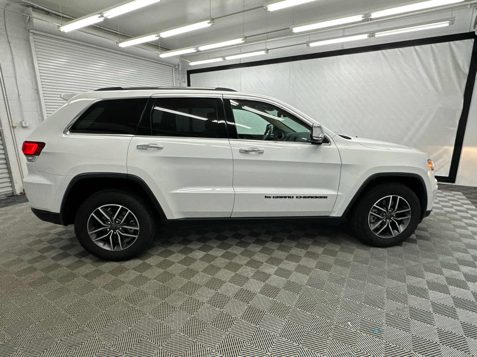 2022 Jeep Grand Cherokee WK Limited w/Moonroof 6