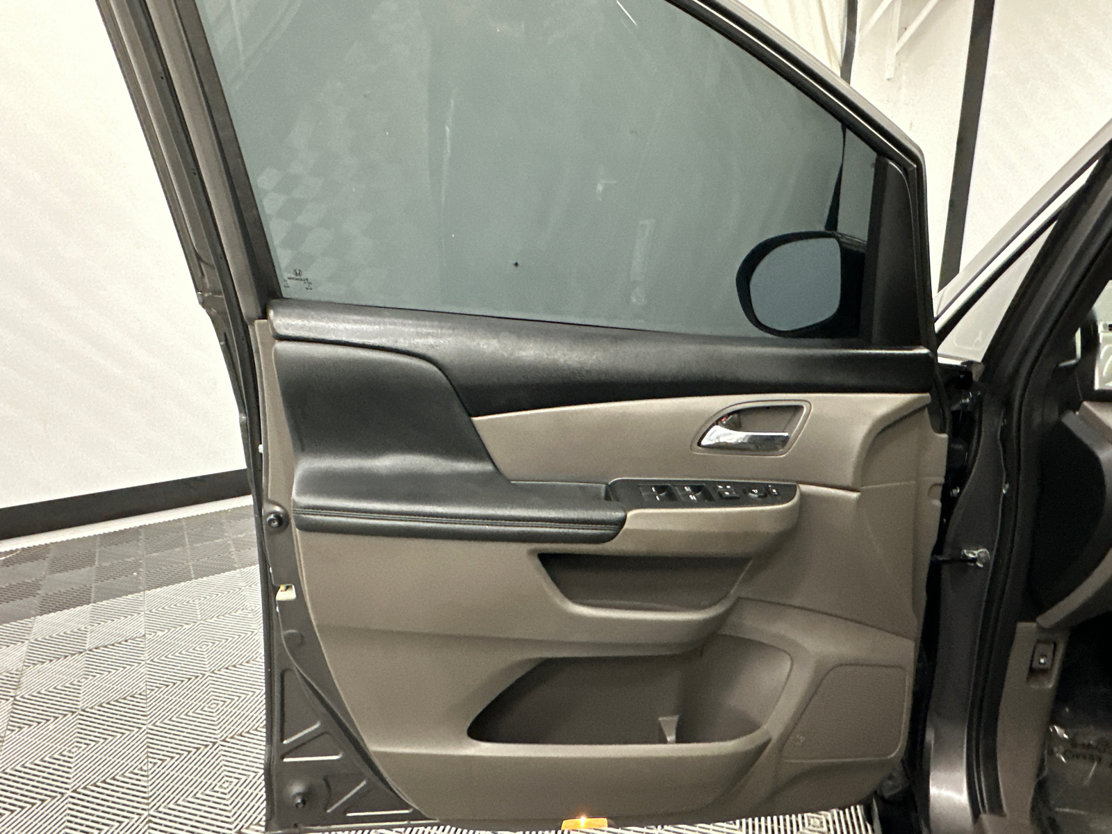 2015 Honda Odyssey EX-L 11