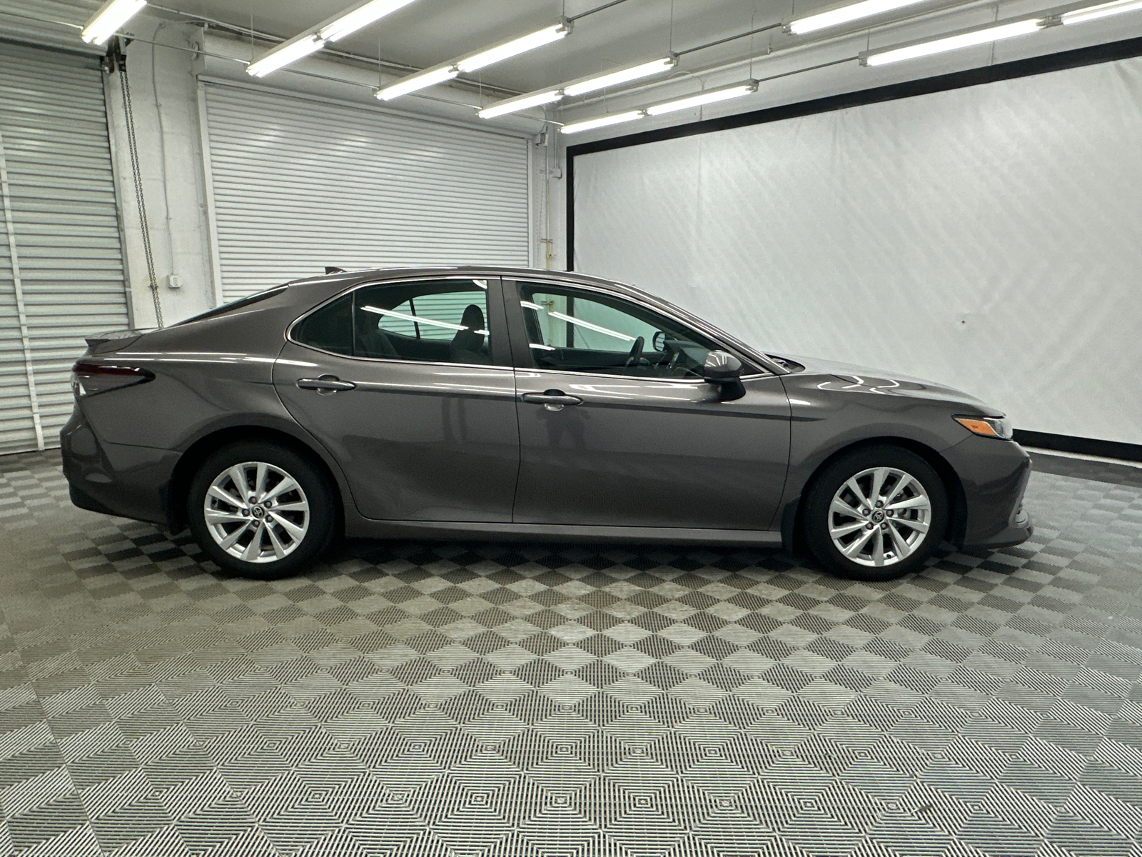 2023 Toyota Camry LE 6