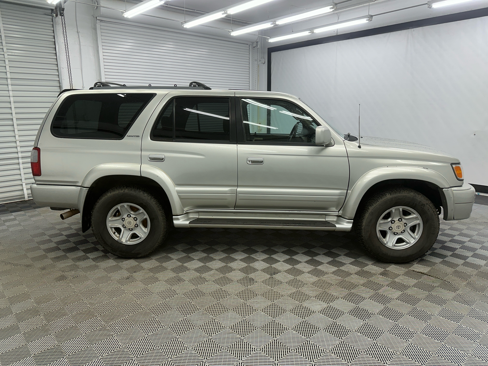 2000 Toyota 4Runner Limited 6