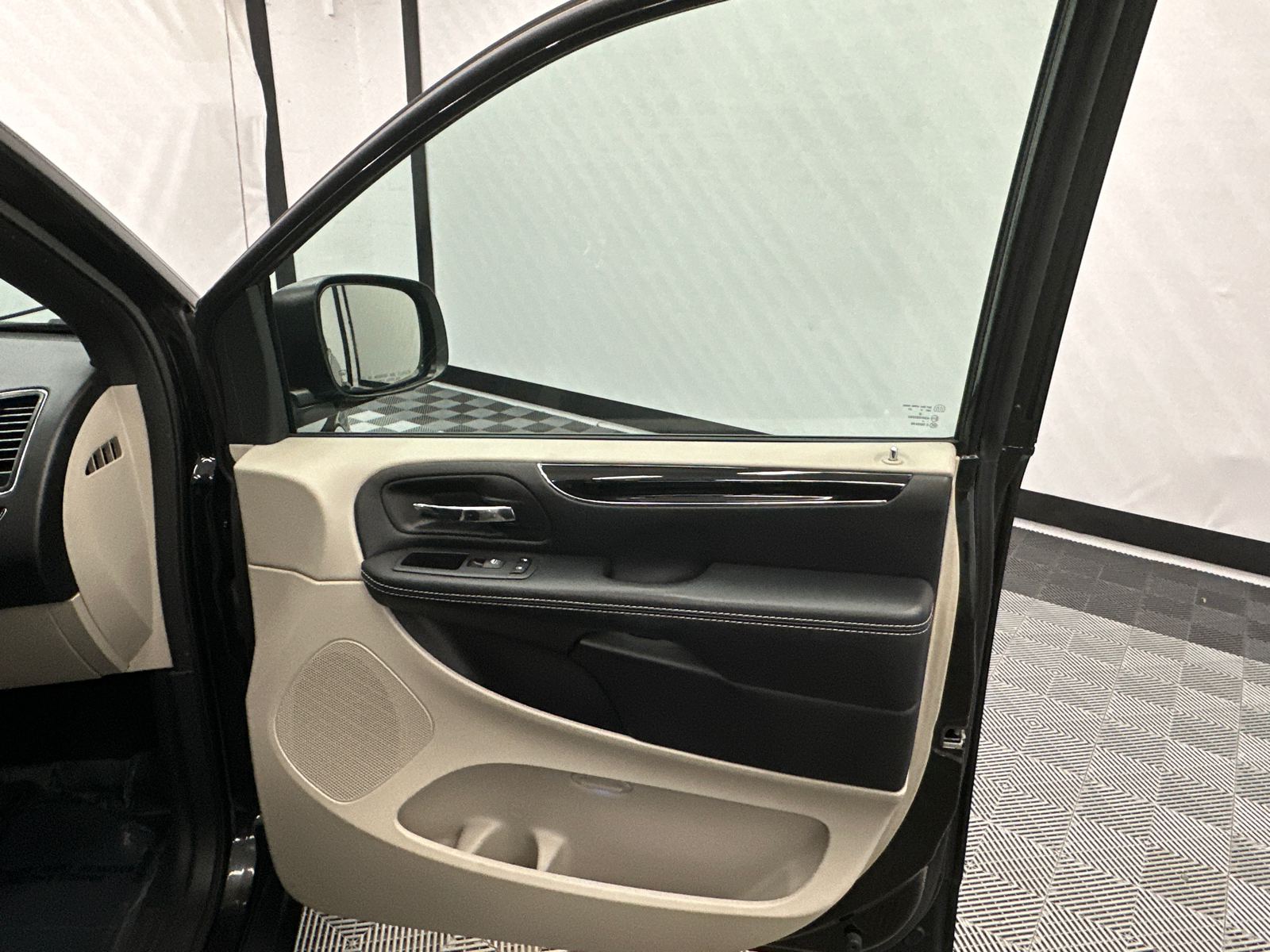 2019 Dodge Grand Caravan SXT 15