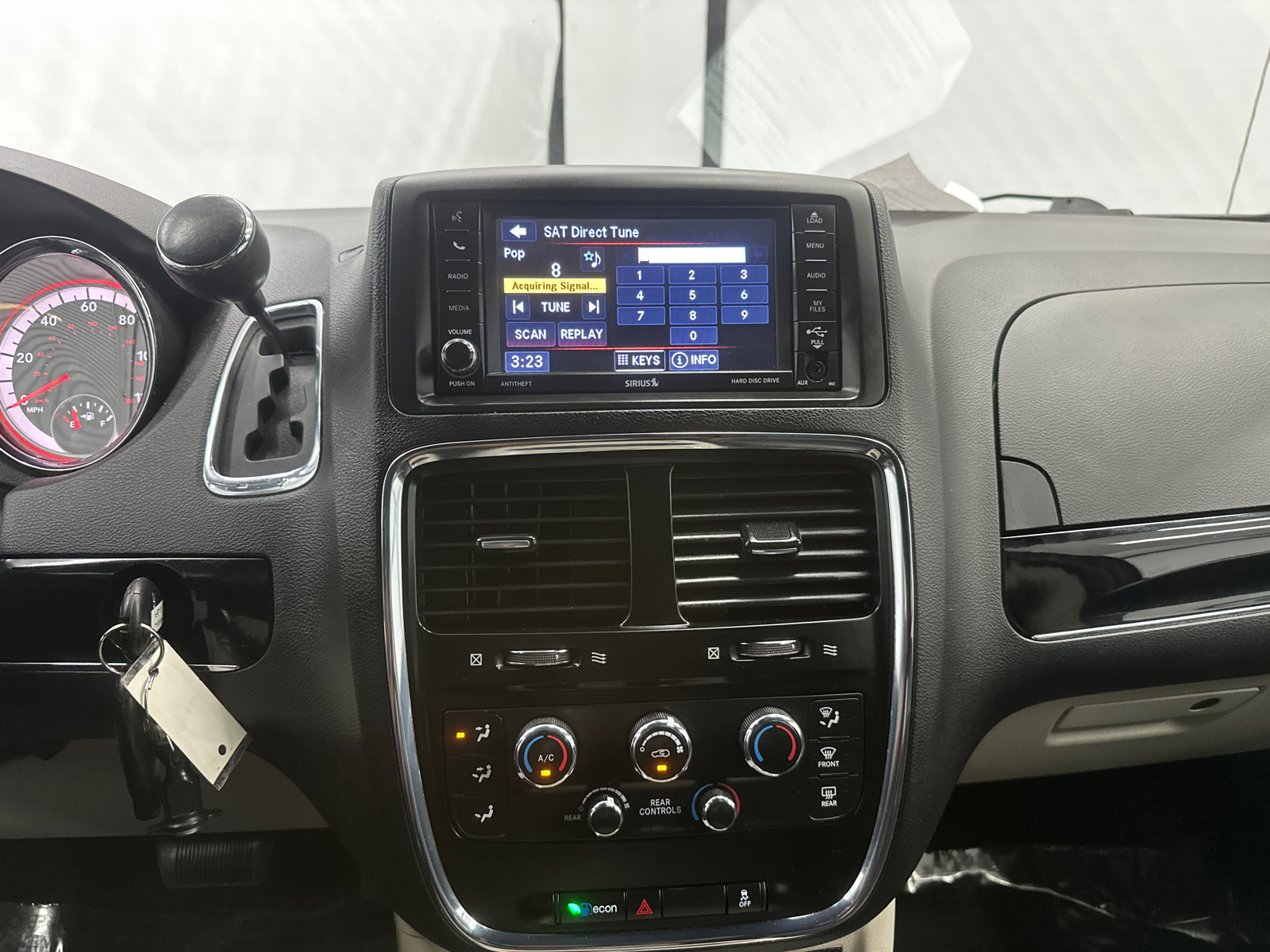 2019 Dodge Grand Caravan SXT 27