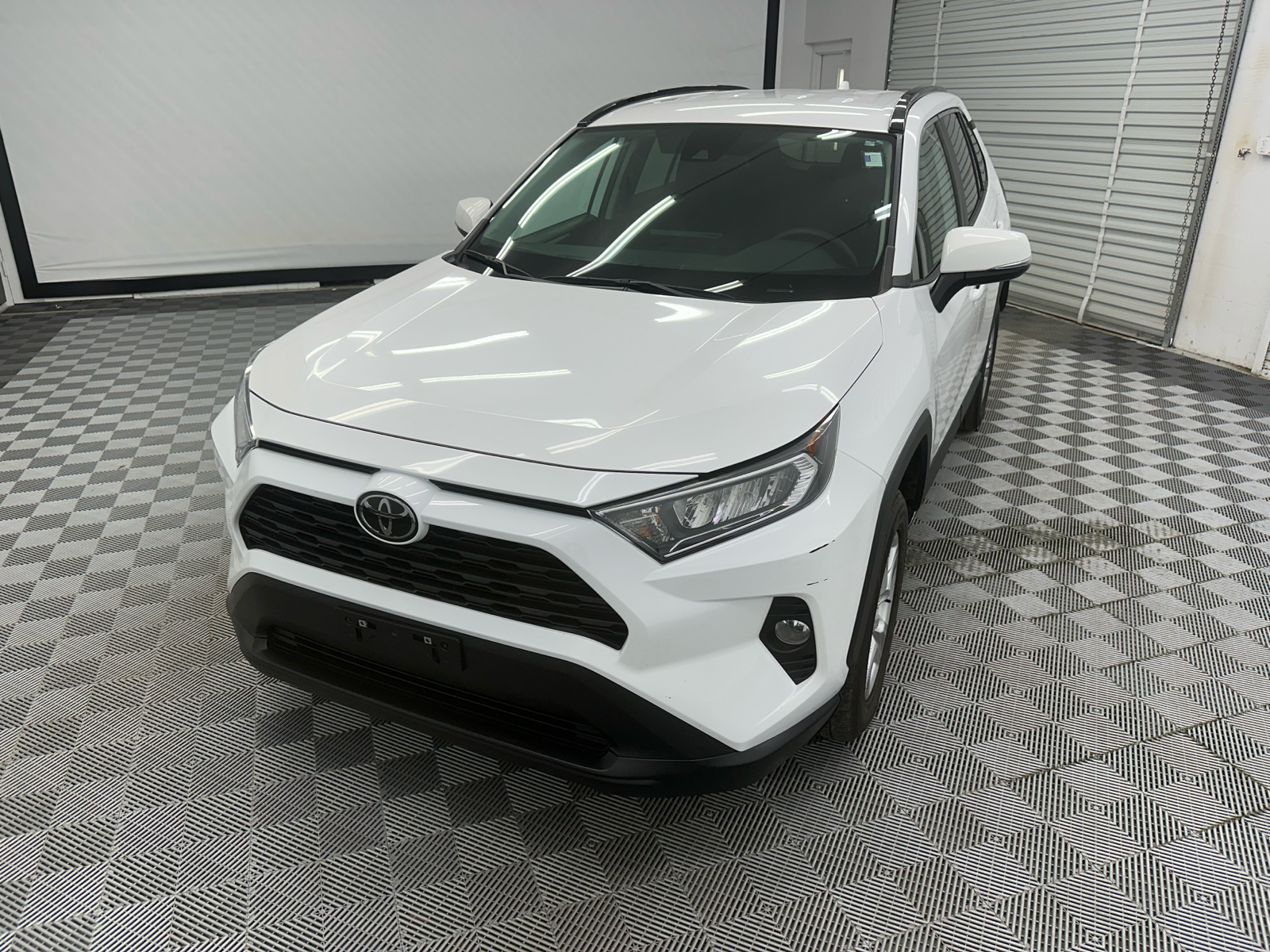 2021 Toyota RAV4 XLE 1