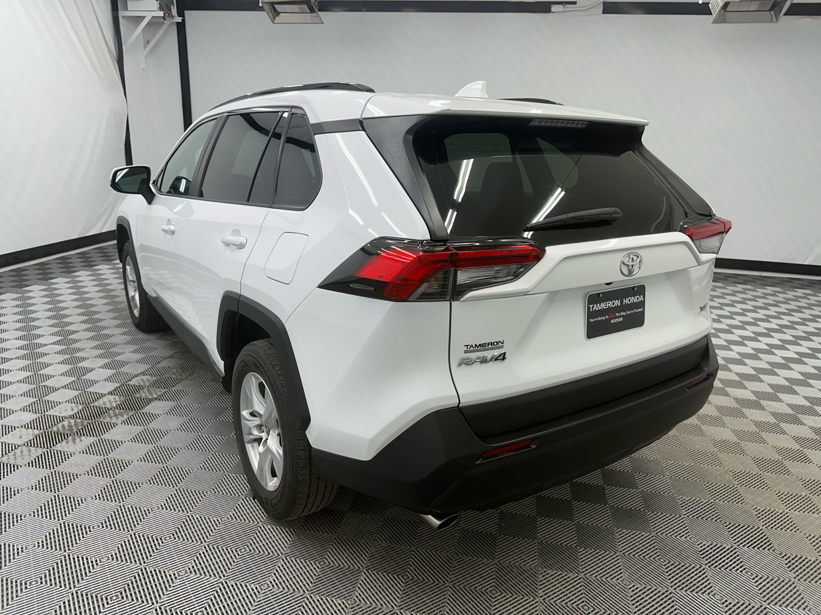 2021 Toyota RAV4 XLE 3