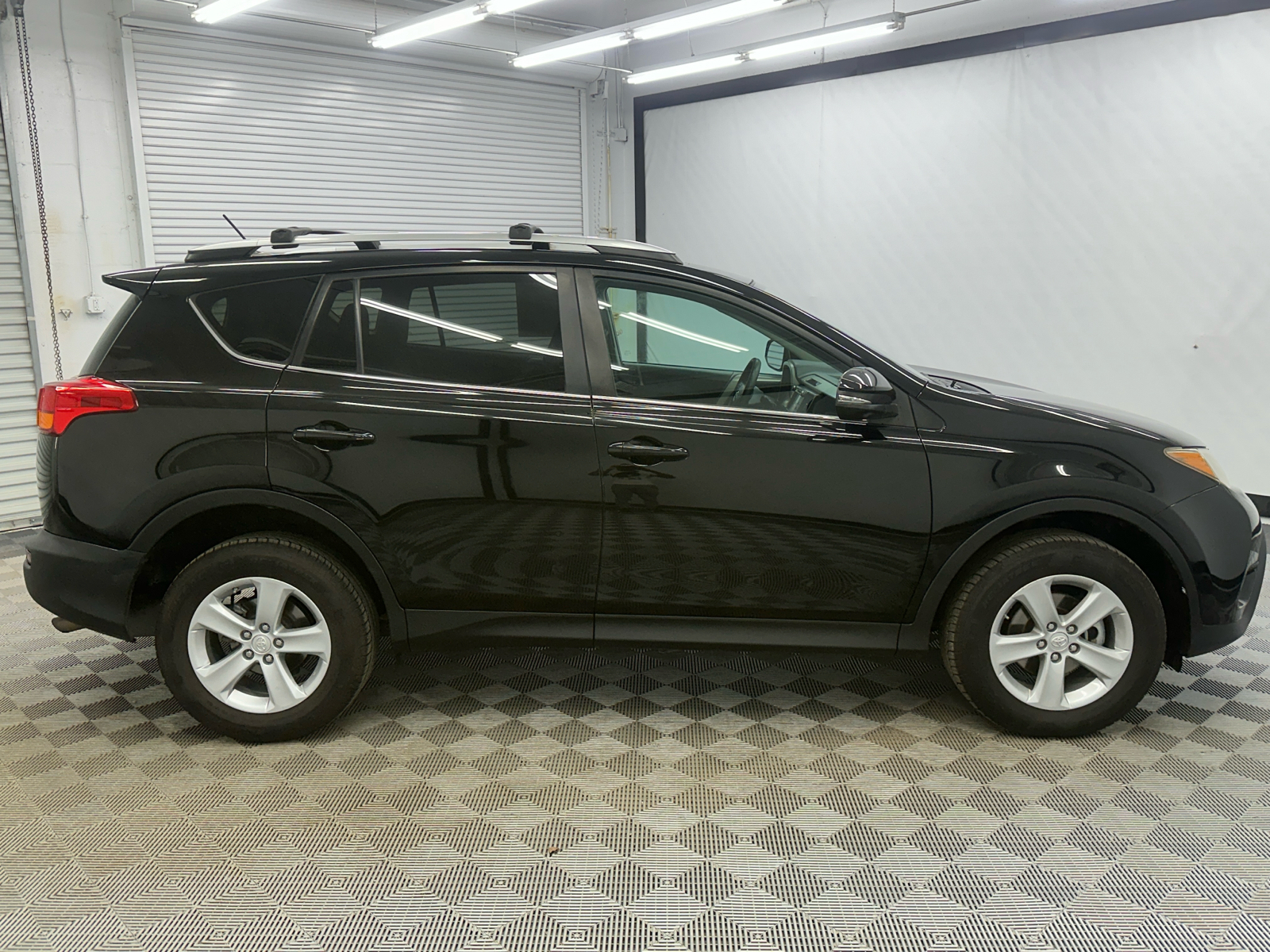 2014 Toyota RAV4 XLE 6