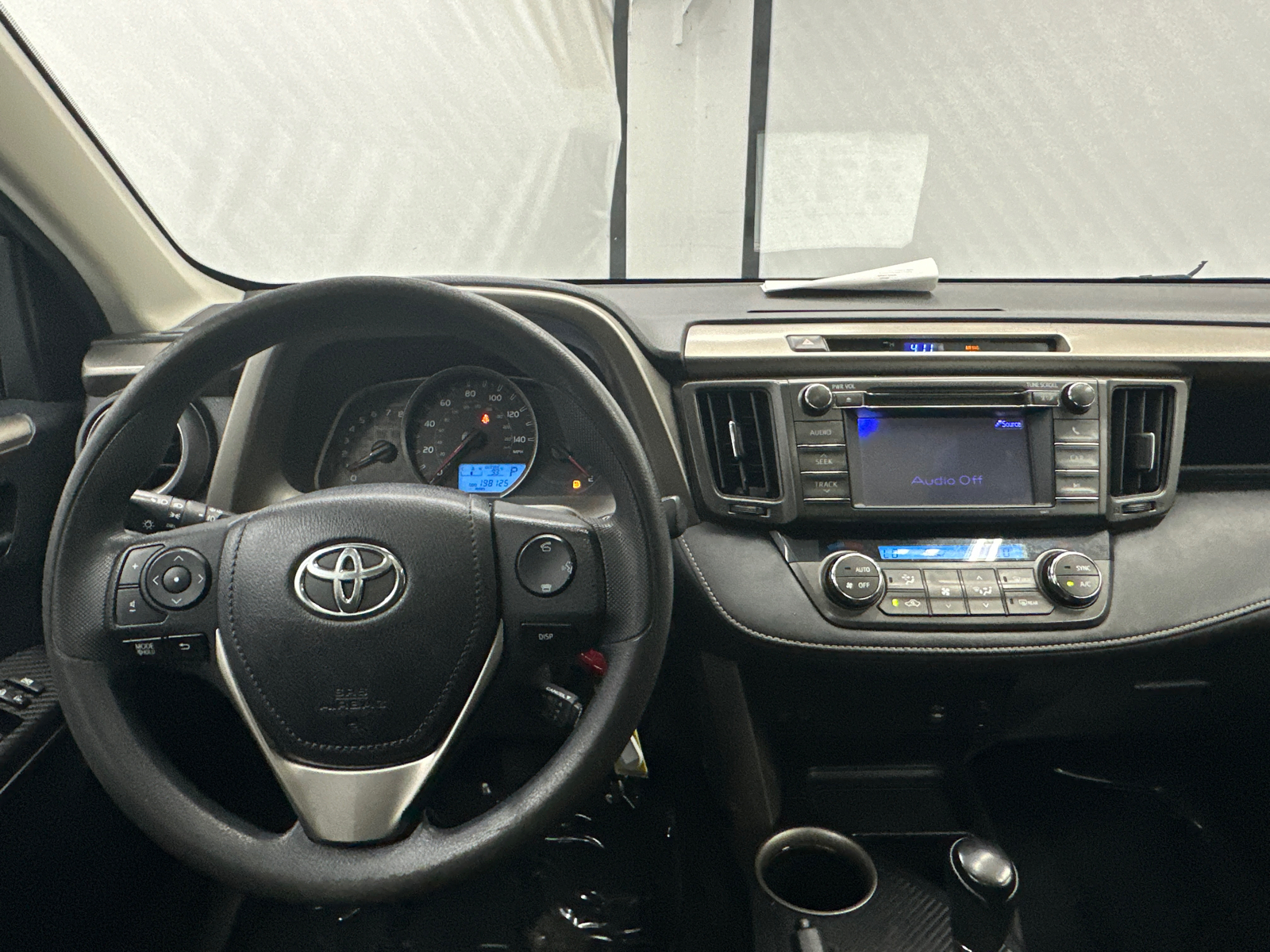 2014 Toyota RAV4 XLE 24