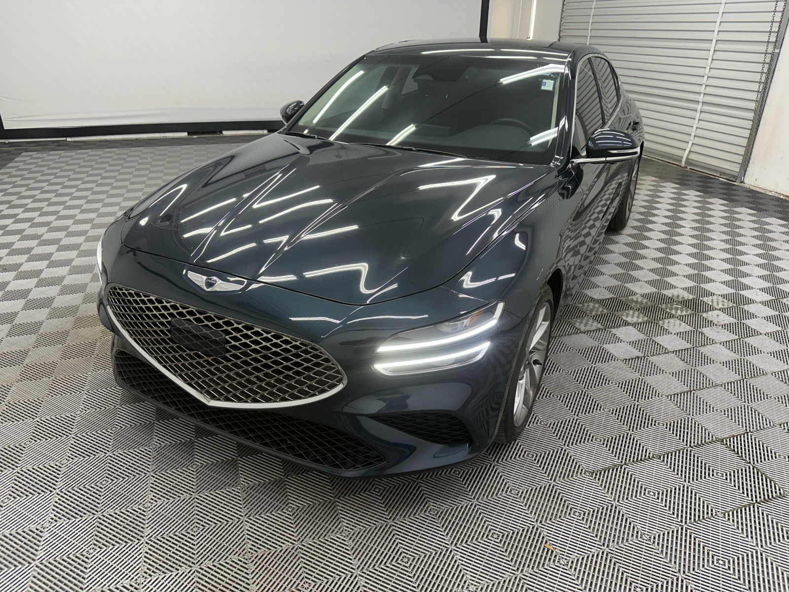 2022 Genesis G70 2.0T 1