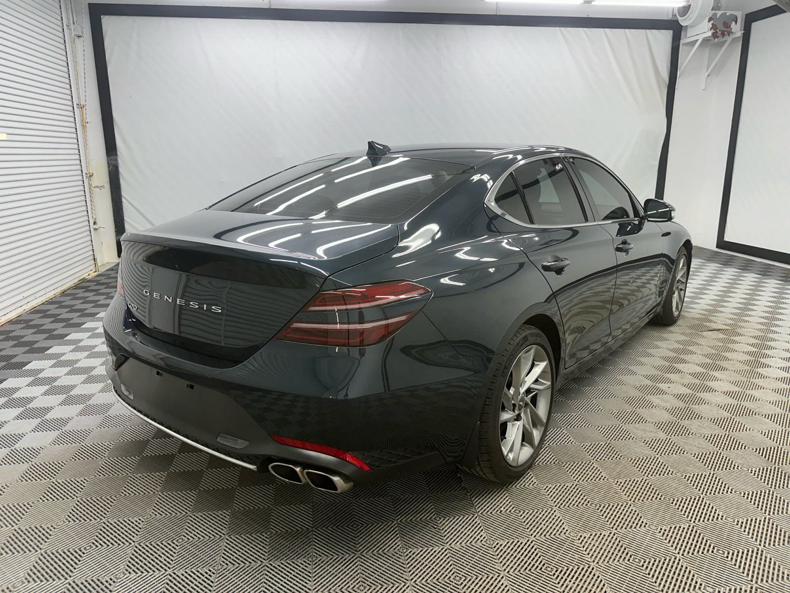 2022 Genesis G70 2.0T 5