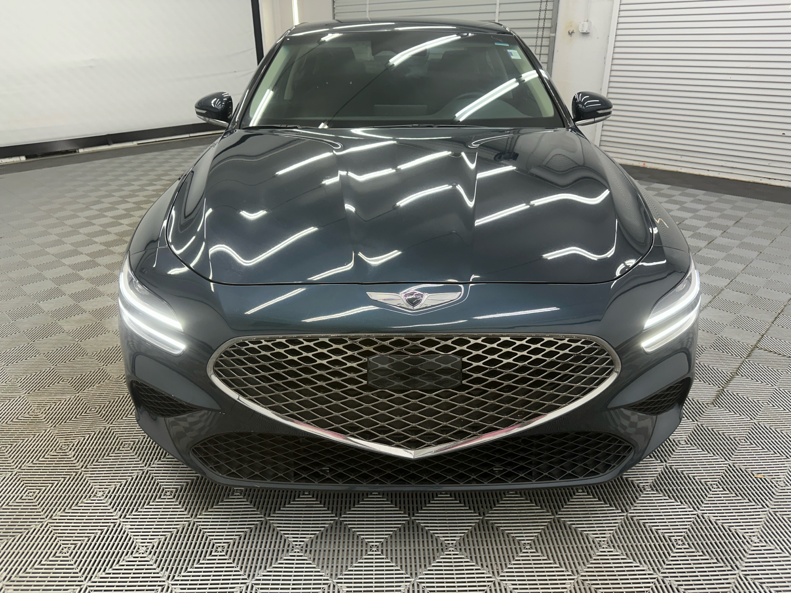 2022 Genesis G70 2.0T 8