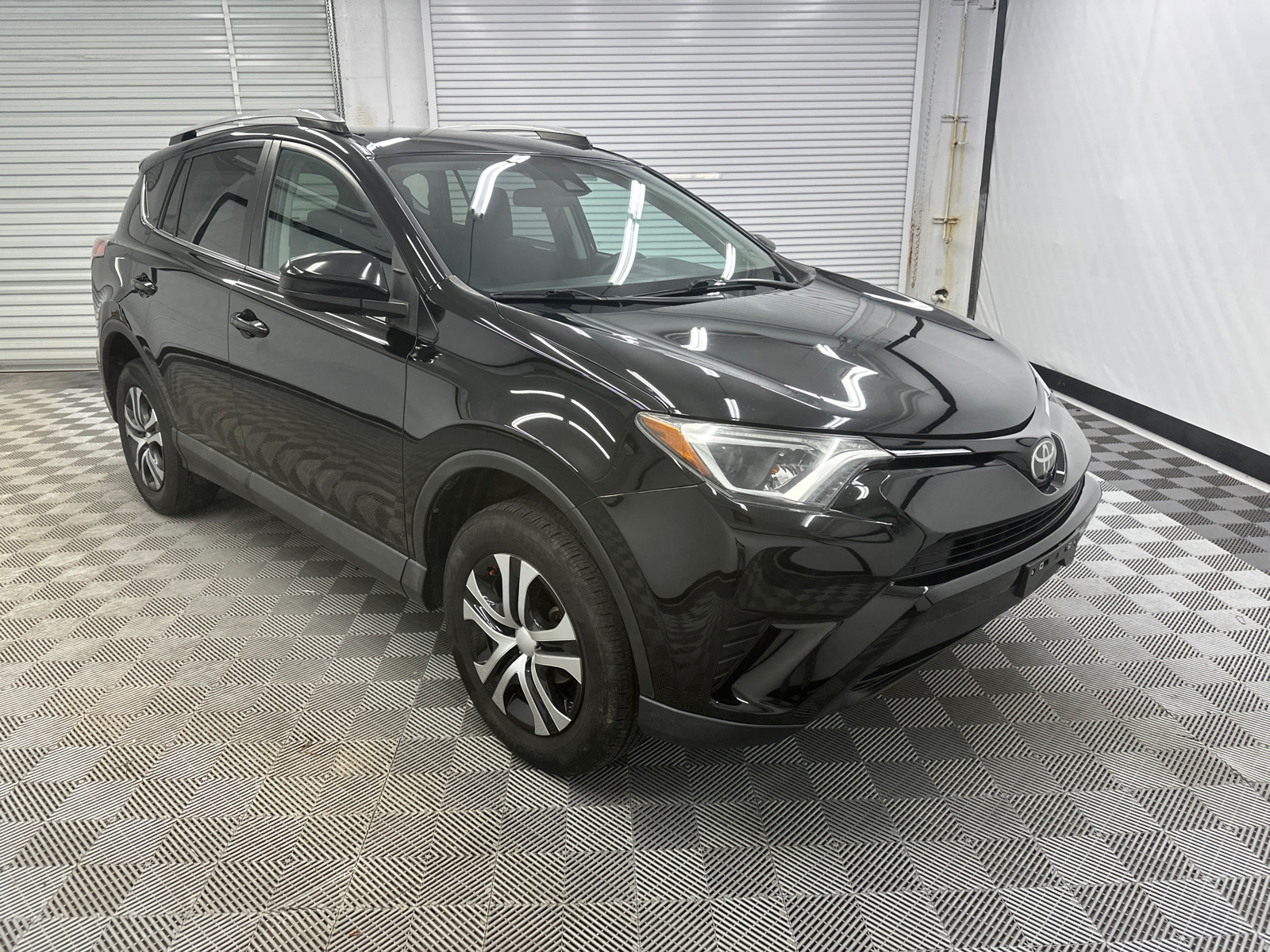 2018 Toyota RAV4 LE 7