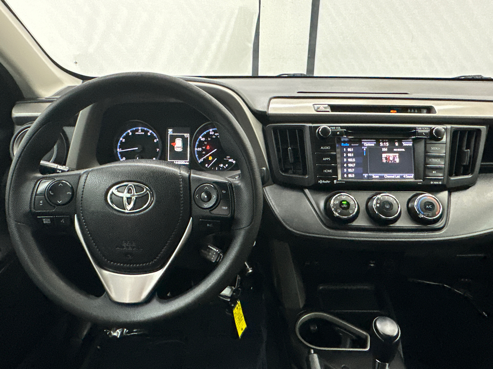 2018 Toyota RAV4 LE 23