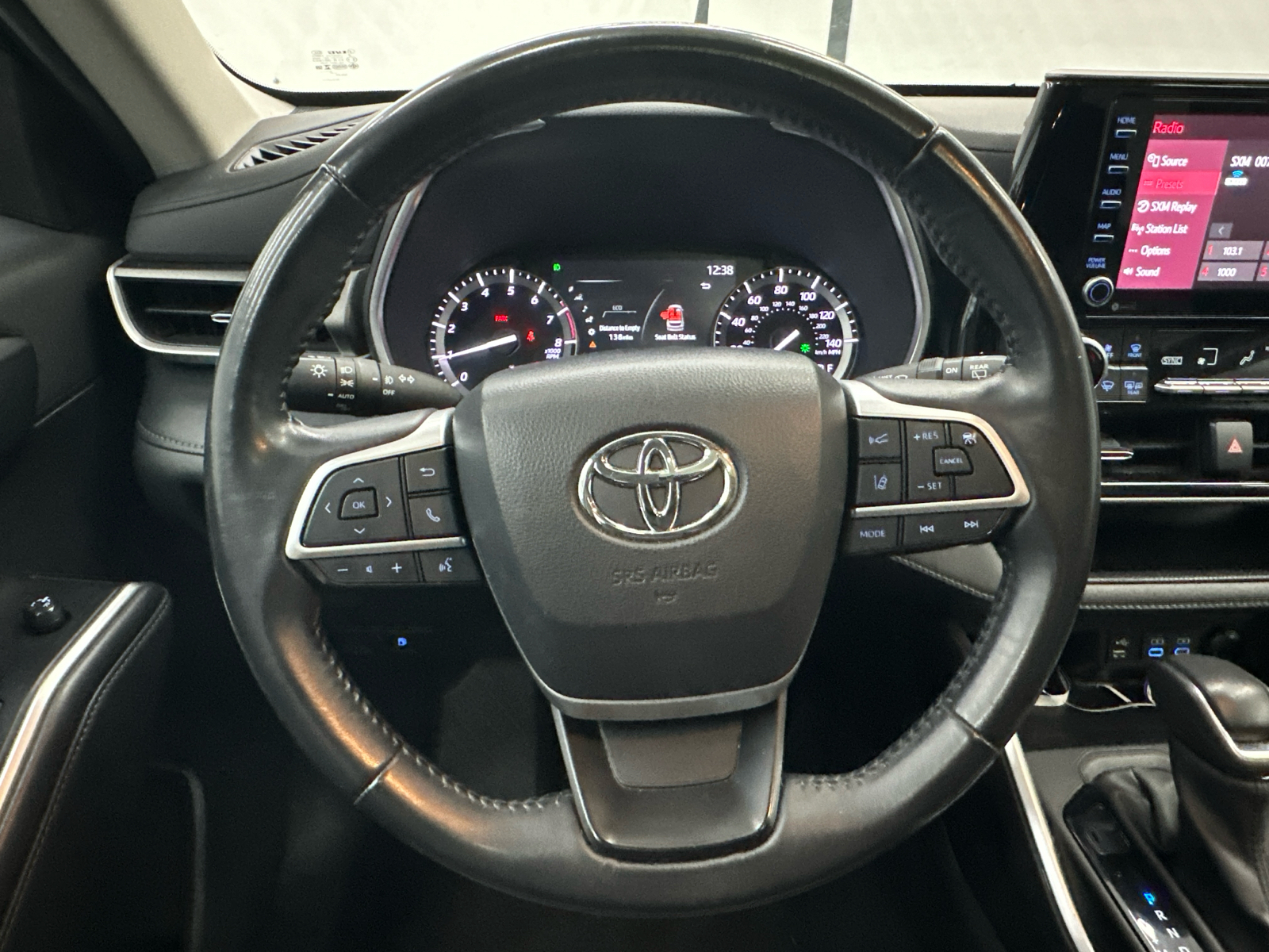 2022 Toyota Highlander XLE 29